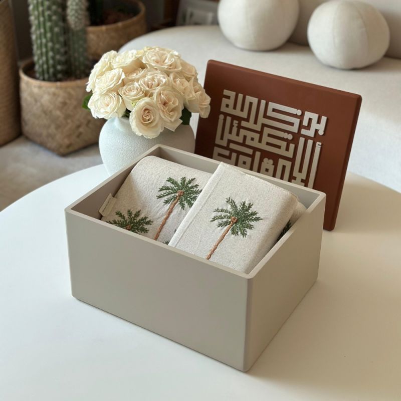 Praying Box (Palm)
