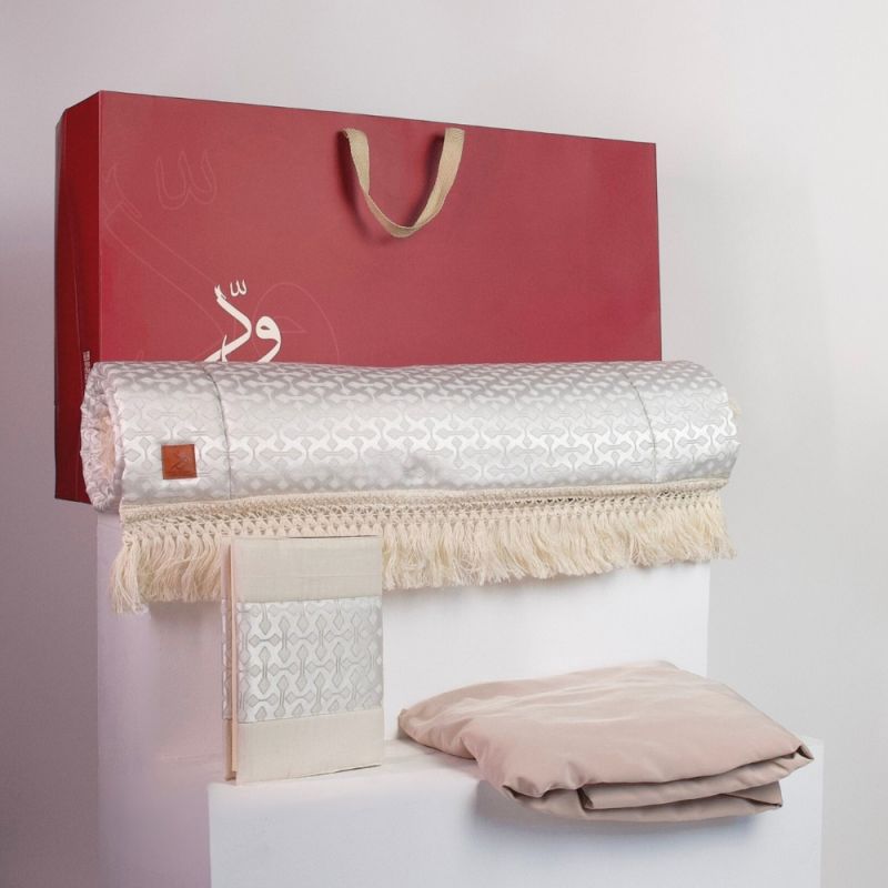 Praying Set (White) 